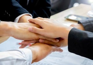 teambuilding_handholdteam